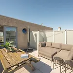 شقة Modern With Private Rooftop *