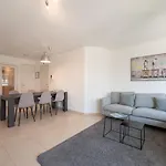 Modern With Private Rooftop أوستيند