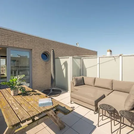 아파트 Modern With Private Rooftop *