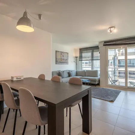 아파트 Modern With Private Rooftop *